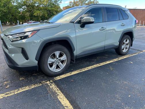 2023 Toyota RAV4 XLE