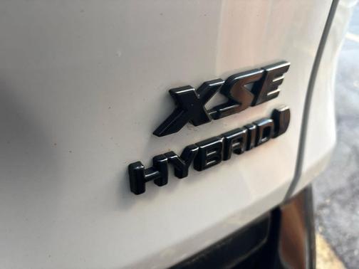 2023 Toyota RAV4 Hybrid SE