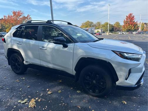 2023 Toyota RAV4 Hybrid SE