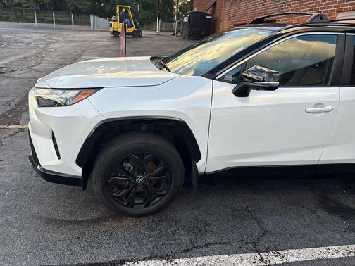 2023 Toyota RAV4 Hybrid SE