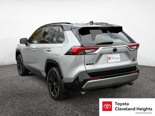 2024 Toyota RAV4 Hybrid SE