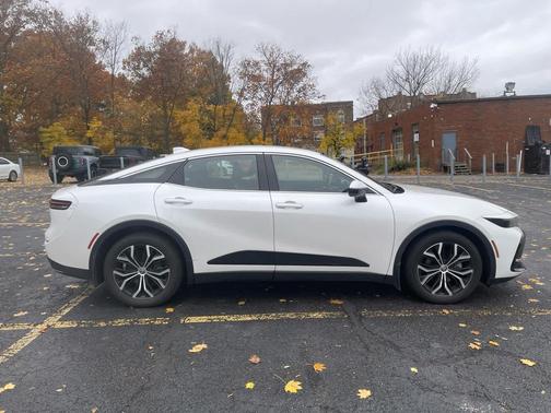 2023 Toyota Crown XLE