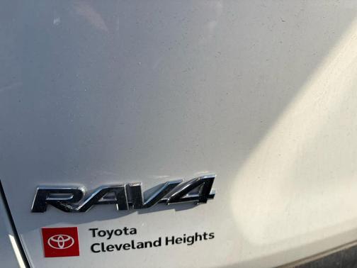 Ice Cap 2025 Toyota RAV4 Hybrid XLE