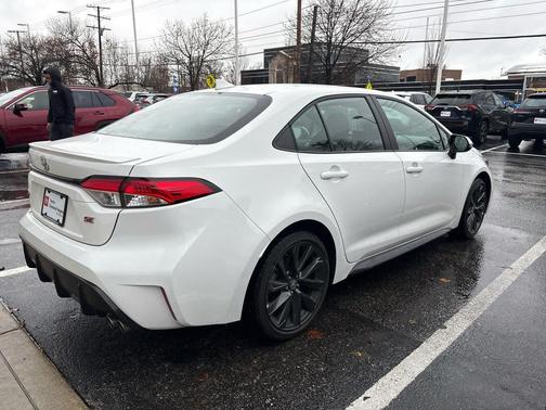 2025 Toyota Corolla SE