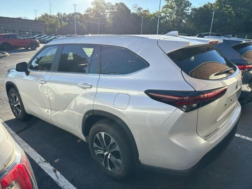 2025 Toyota Highlander XLE
