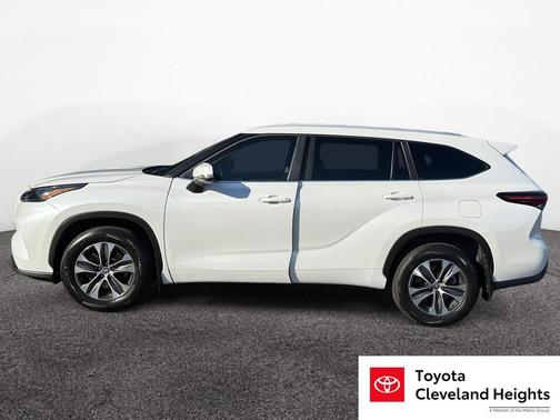 2025 Toyota Highlander XLE