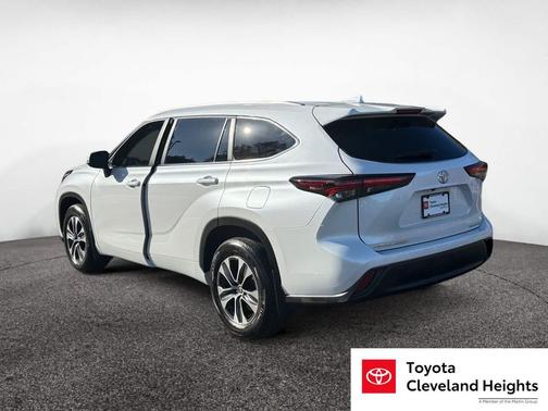 2025 Toyota Highlander XLE