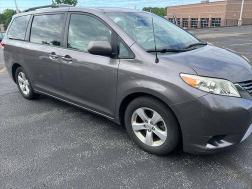2014 Toyota Sienna LE