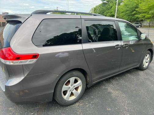 2014 Toyota Sienna LE