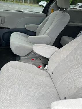 2014 Toyota Sienna LE