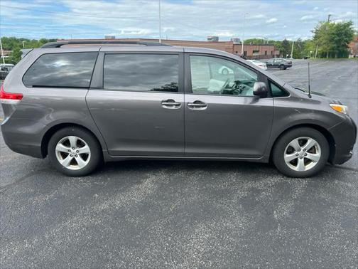 2014 Toyota Sienna LE