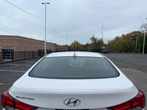 2016 Hyundai ELANTRA Sport