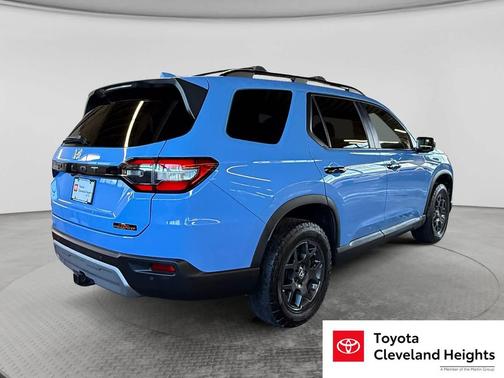 Diffused Sky Pearl 2024 Honda Pilot TrailSport