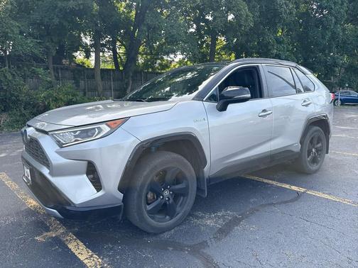 2020 Toyota RAV4 Hybrid SE