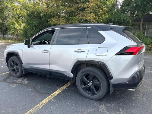 2020 Toyota RAV4 Hybrid SE