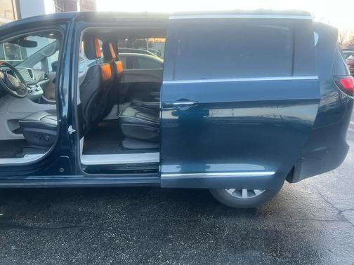 2022 Chrysler Pacifica Hybrid Limited