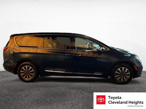 2022 Chrysler Pacifica Hybrid Limited