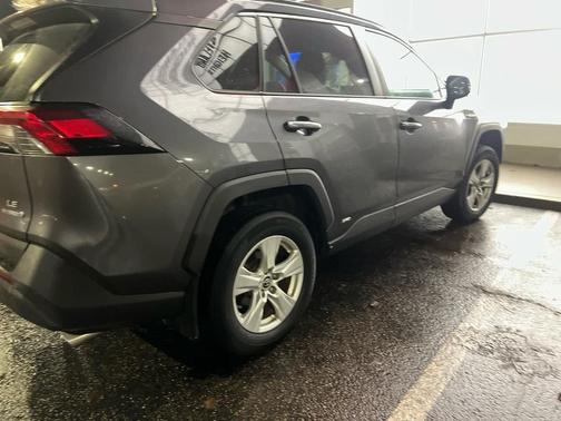 2019 Toyota RAV4 Hybrid SE