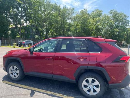 2020 Toyota RAV4 LE