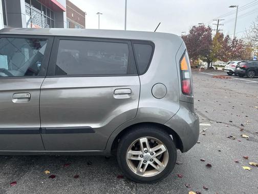 2010 Kia Soul +