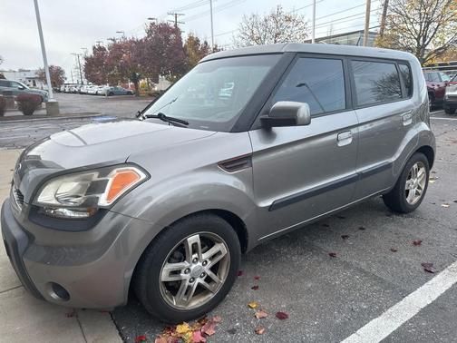 2010 Kia Soul +