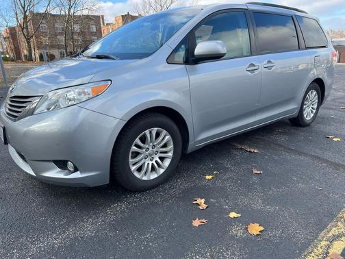 2014 Toyota Sienna XLE