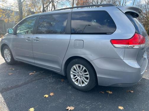 2014 Toyota Sienna XLE