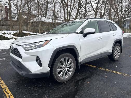 2023 Toyota RAV4 XLE Premium