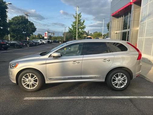 2016 Volvo XC60 T5 Drive-E Platinum