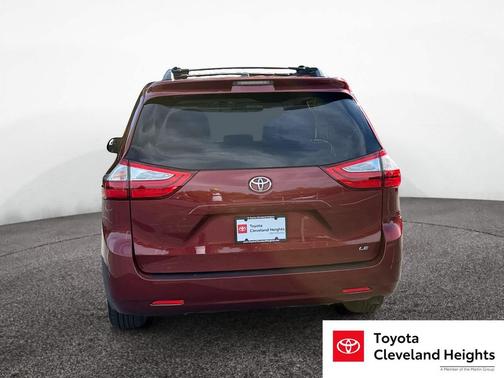 2016 Toyota Sienna LE
