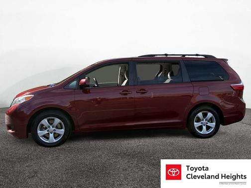 2016 Toyota Sienna LE