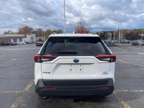 2024 Toyota RAV4 Hybrid XLE