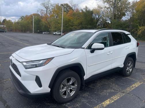 2024 Toyota RAV4 Hybrid XLE