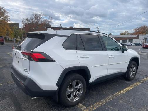 2024 Toyota RAV4 Hybrid XLE
