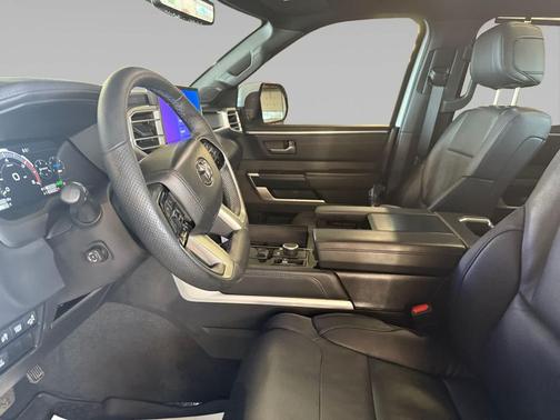 2025 Toyota Tundra Hybrid Platinum