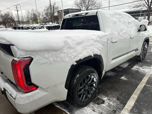 2025 Toyota Tundra Hybrid Platinum
