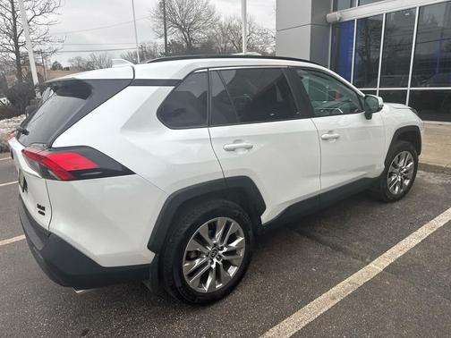 2023 Toyota RAV4 XLE Premium