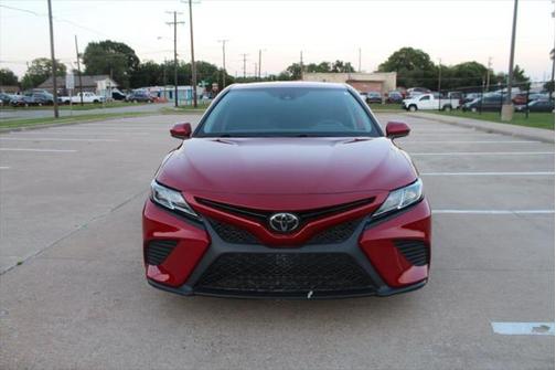 2020 Toyota Camry SE