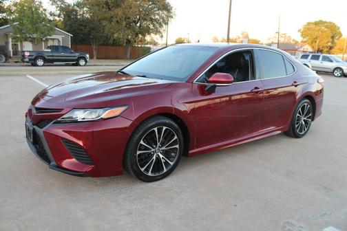 2018 Toyota Camry SE