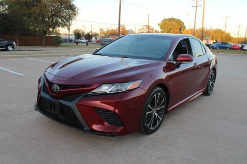 2018 Toyota Camry SE