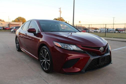 2018 Toyota Camry SE