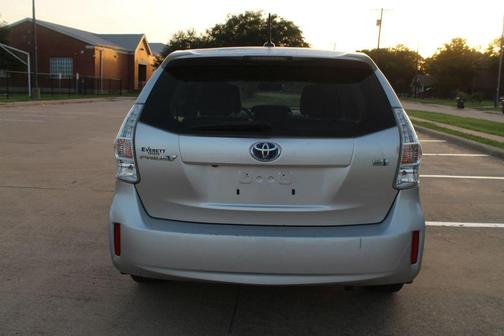 2012 Toyota Prius v Five