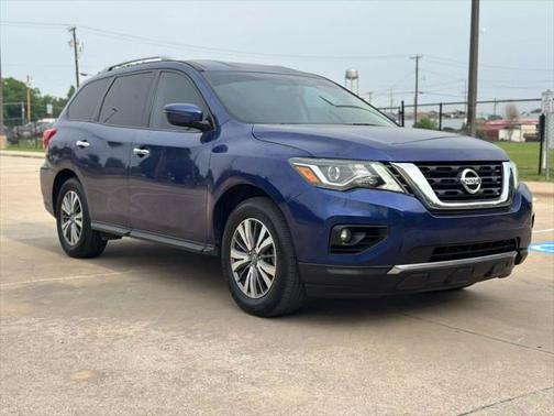 2017 Nissan Pathfinder SV