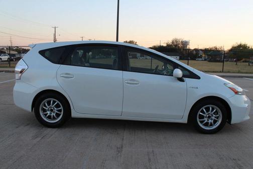 2012 Toyota Prius v Two