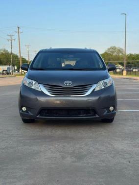 2017 Toyota Sienna XLE