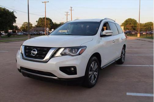 2019 Nissan Pathfinder SV