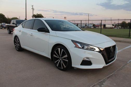2021 Nissan Altima SR FWD