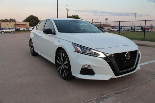 2021 Nissan Altima SR FWD