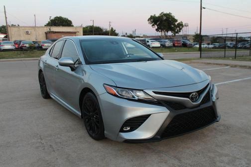 2020 Toyota Camry SE