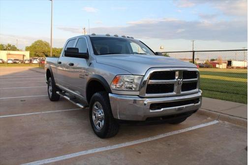2017 RAM 2500 Tradesman Crew Cab 4x4 6'4' Box